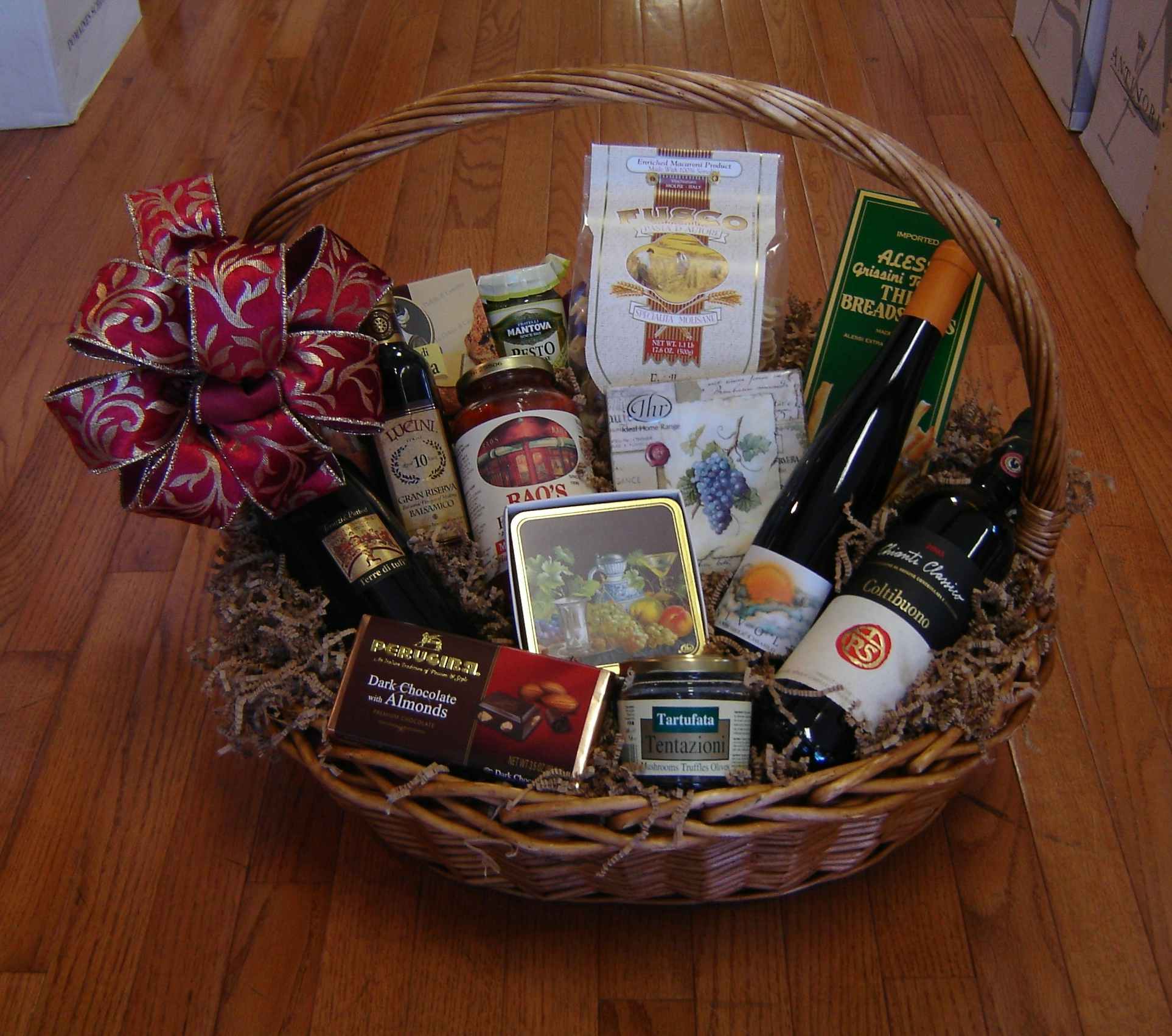 Bottle Shop Italian Feast Basket $250 Each Little Italy Basket 750ml